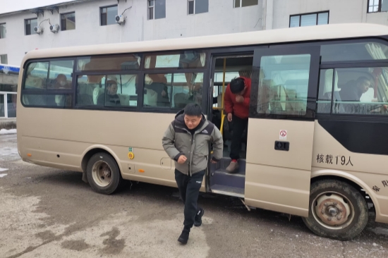 1765351671687588.jpg 撫安林場(chǎng)組織開(kāi)展通勤車(chē)安全應(yīng)急演練活動(dòng)(1).jpg